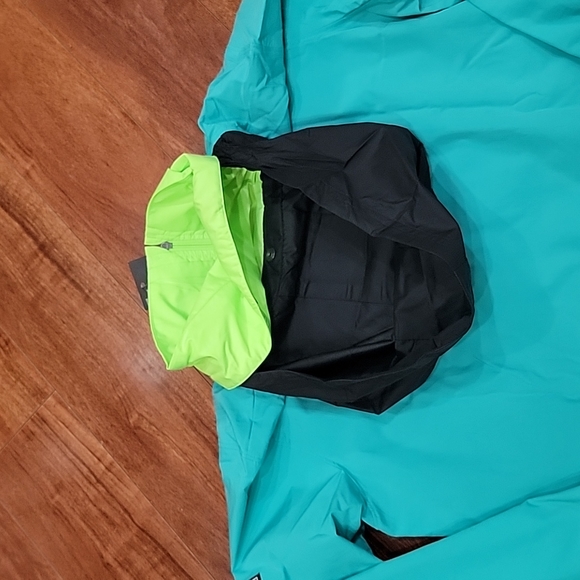 NWT size M Under Armour 1/2 zip windbreaker - Picture 10 of 14